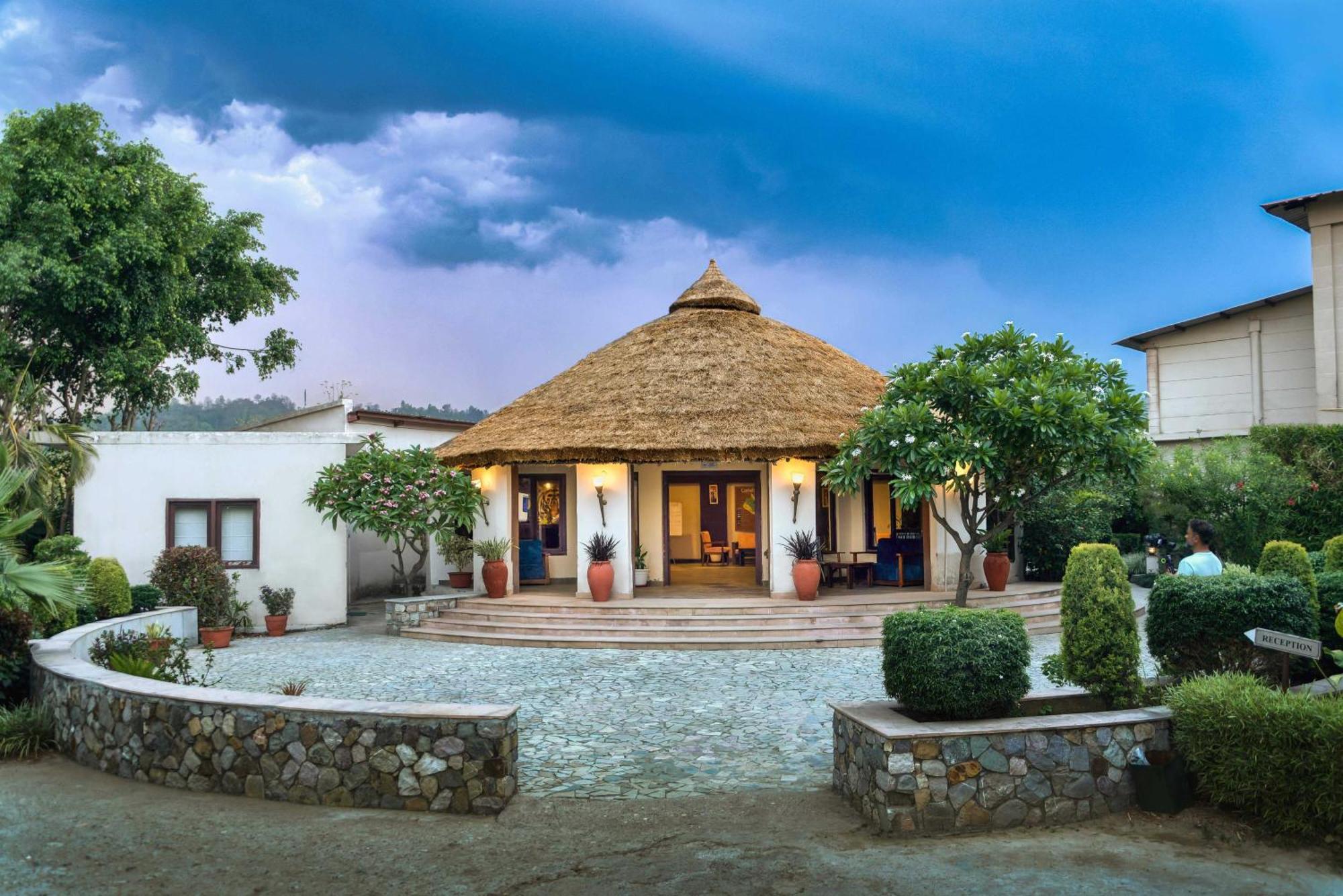 Sunday Alaya Corbett Villa Ramnagar  Bagian luar foto