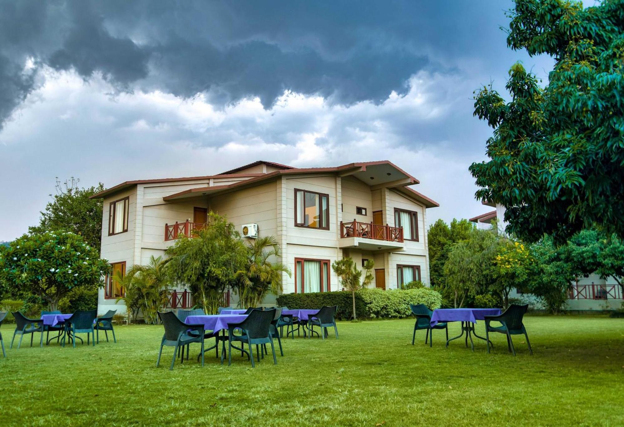 Sunday Alaya Corbett Villa Ramnagar  Bagian luar foto